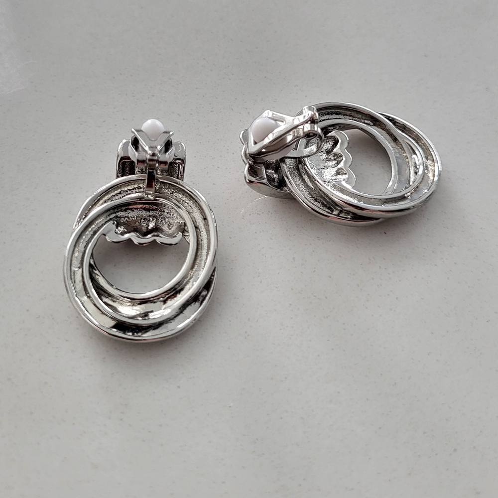 Aiori Wren clip-on earrings in silver - Picture 5 of 6
